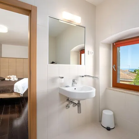 Konukevi Boutique Wrungel 4*